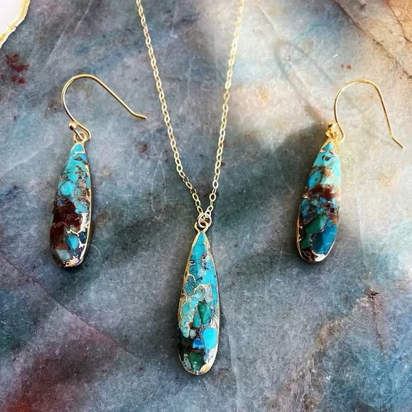 Natural Turquoise and Gold Jewelry Set